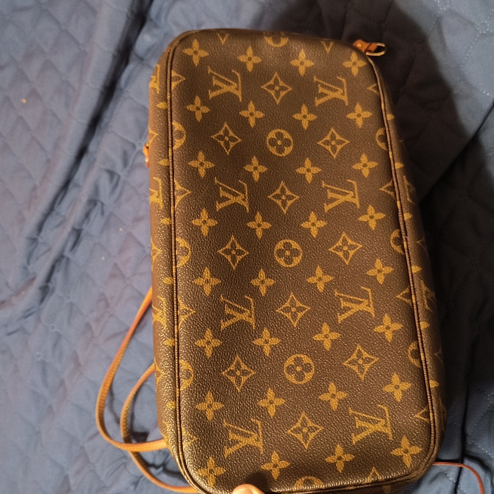 Authentic Louis Vuitton Neverful  MM - Picture 6 of 13